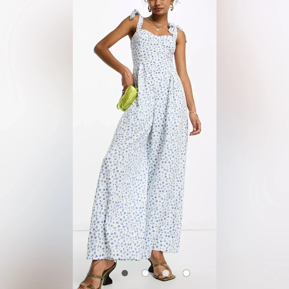 EUC ASOS Glamorous white and blue floral jumpsuit